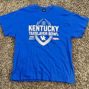 2011 Duke University March Madnesss T-Shirt. Size Large